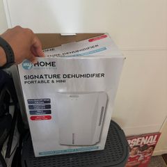 Dehumidifiers 1800ML and 800ML.