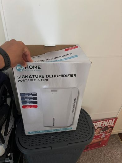 Dehumidifiers 1800ML and 800ML.