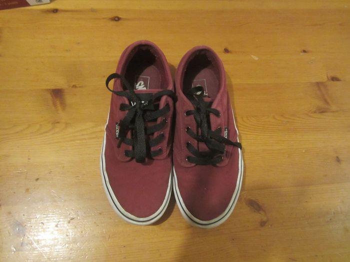 VANs   size 3    wine colour