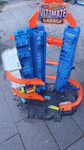 hot wheels ultimate garage.