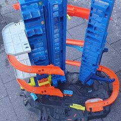 hot wheels ultimate garage.