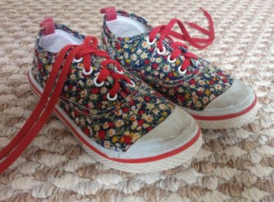 Girls Trainers