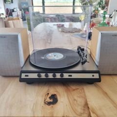 Vintage Turntable & Speakers