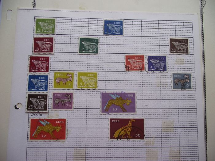 A Collection Of Irish Stamps On 22 Loose Pages