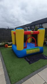 kids bouncy castle