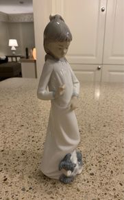 Nao by Lladro Porcelain Figurine