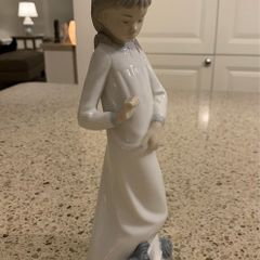 Nao by Lladro Porcelain Figurine