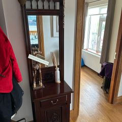 Hall dresser