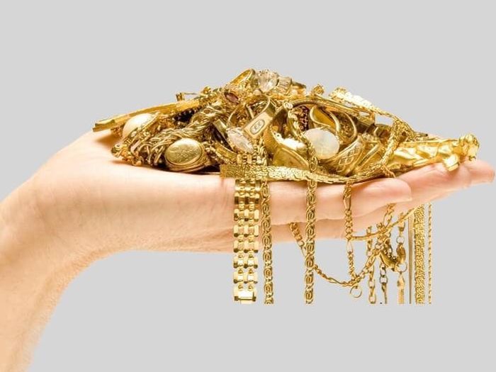 gold ring jewellery