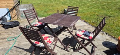 Outside Table and chairs