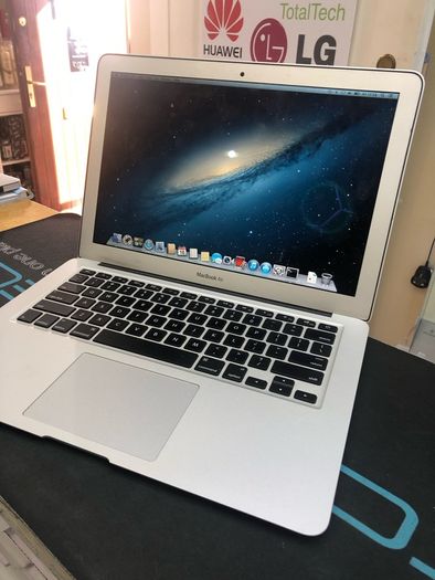 Macbook Air 13" 128gb  4gb PWO