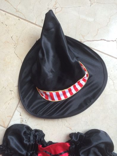 Girls pirate dress and hat age 3-5