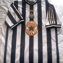 Retro Shearer Newcastle United 97-99 home kit - Size rLarge