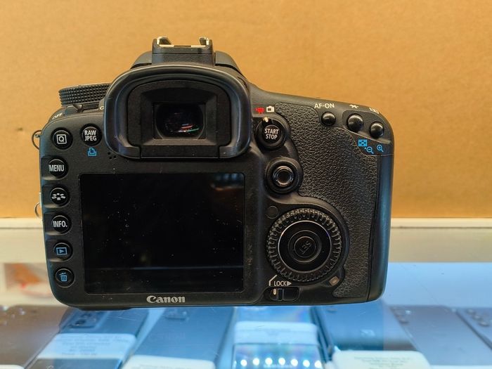 Canon EOS 7D 18.0 MP Digital SLR Camera Body Only
