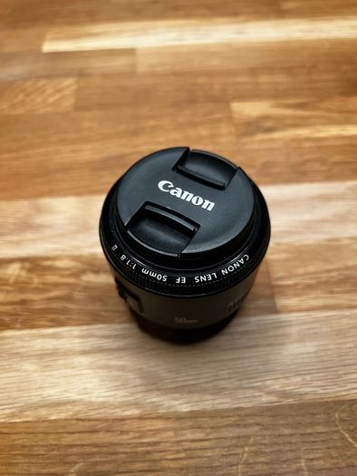 Canon EOS 700D with 18-55mm + 50mm lens