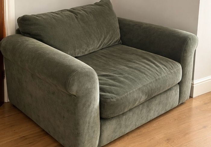 Snuggler chair