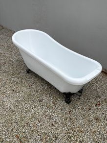 Vintage Style Slipper Bathtub