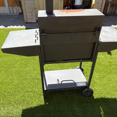 Boss Grill Tennessee Charcoal BBQ + Cover