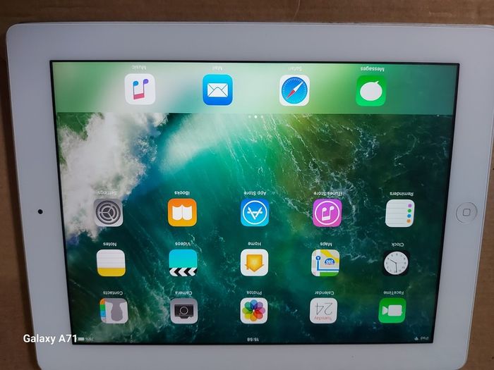 Apple IPAD 4th Generation, 16GB HDD,in excellent condition, great for YOUTUBE etc
