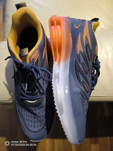 New men's running shoe size: UK-43