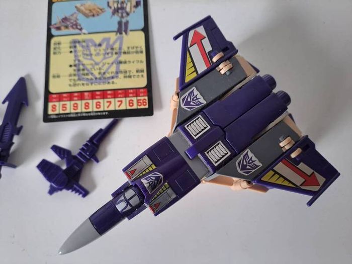 Transformers reissue Decepticon Blitzwing