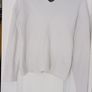 white jumper Image 4