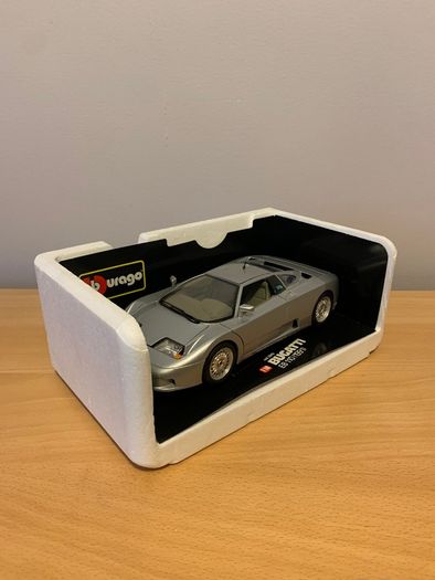 Bugatti EB110 1991 1/18 Burago Model Car