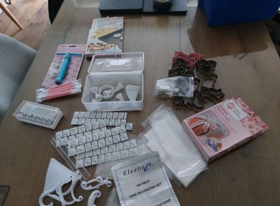 cake decorations tools