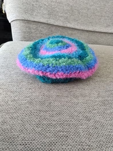 Multicoloured beret adult size acrylic knit in very good condition FREE STANDARD POSTAGE INCLUDED