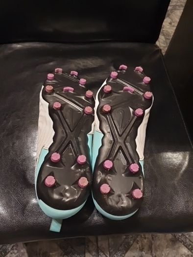 football boots (Nike phantom)