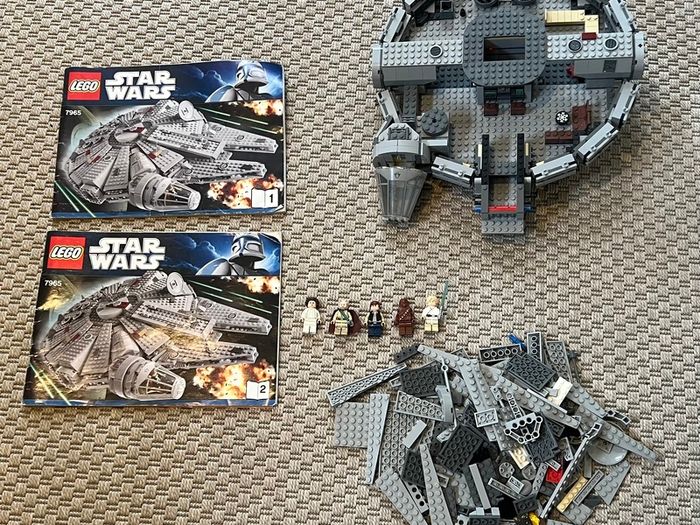 LEGO Star Wars 7965 Millenium Falcon No Box