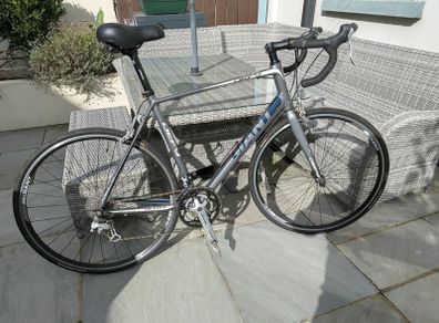 Giant Defy 5 road bike, size L