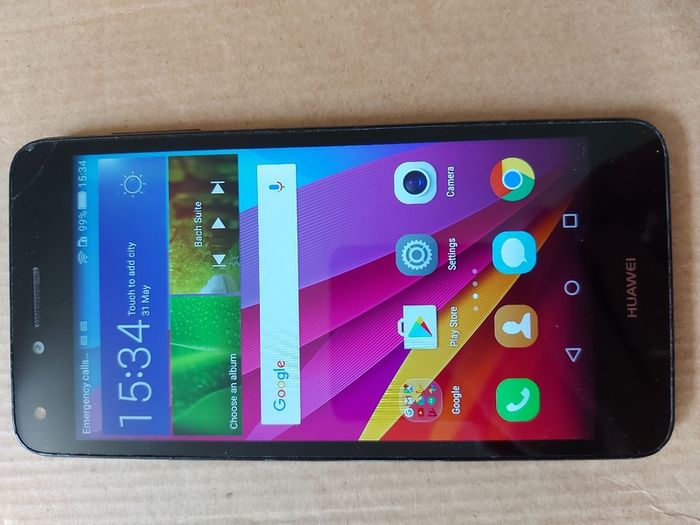 HUAWEI Mobile Phone, Model Cun-L01, 8GB, in very good condition