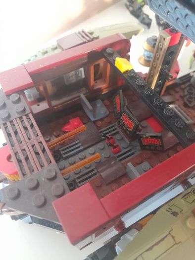 LEGO Ninjago 70738  Final Flight of Destinys Bounty