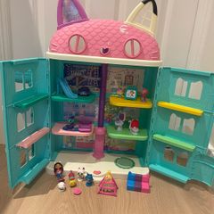 Gabbys Interactive Dollhouse and extra characters