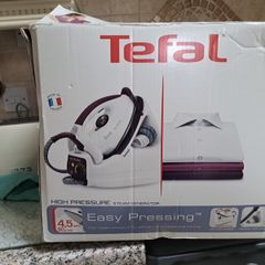 Easy pressing high pressure steam iron