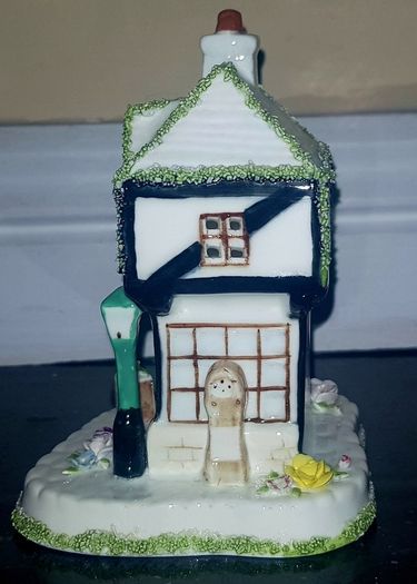 Coalport Cottage Collectables "The Old Curiosity Shop" Fine Bone China