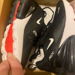 Nike 270s