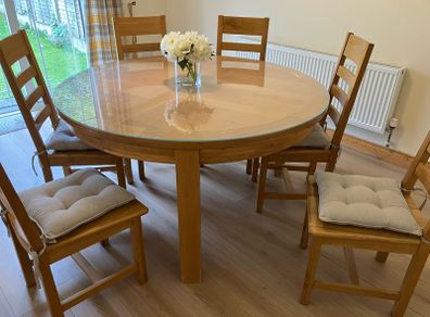 Oak Table Round and 6 Chairs