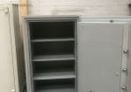 Cash and jewelry safe