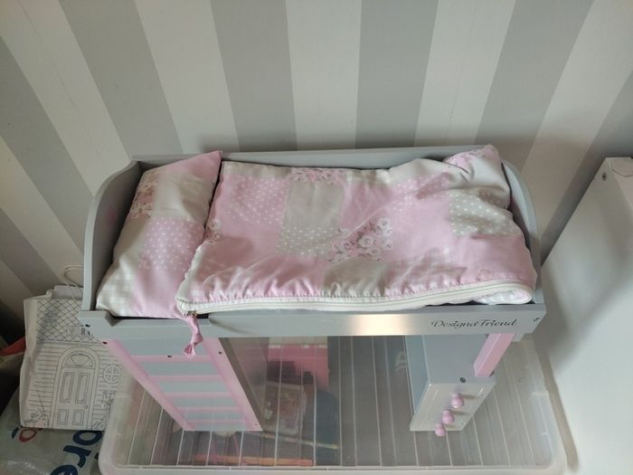 Our Generation Dolls Bed & Vanity