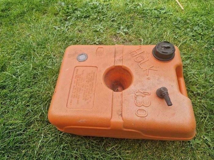 outbord pwtrol tank