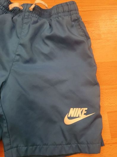 NIKE Casual Shorts ... Size: Medium (137 - 147 cm) ... Age: 10 to 12 Yrs