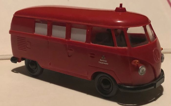 Wiking Volkswagen Fire Van 1:40 scale.