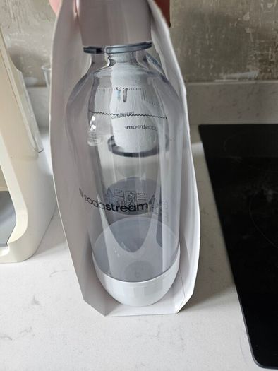Sodastream machine with bottles