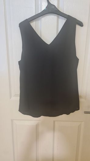 Love & Roses Stud Sleeveless Top Size 14(nwt)