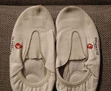 leather gymnastics shoes size 31