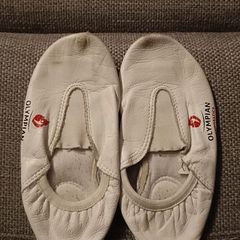 leather gymnastics shoes size 31