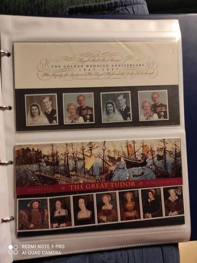 Stamp album UK's Presentation packs x 100