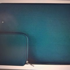 Laptop sleeve